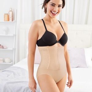 NWT Maidenform Waist Nipping Brief with lace sizeS